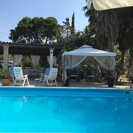 Κάμπινγκ Sosta Camper Adenzia