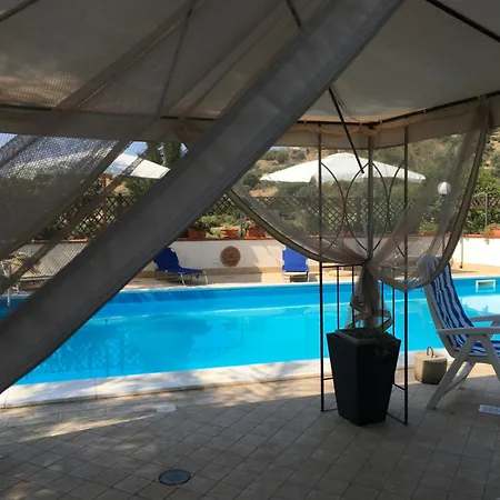 Sosta Camper Adenzia Camping *